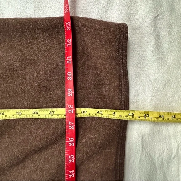 Minimalist Brown & Gray Wrap - Picture 10 of 14